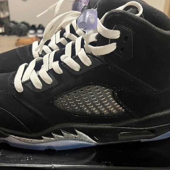 Air Jordan 5 Retro Black Metallic 2016 845035-003 size M11 - Picture 3 of 6